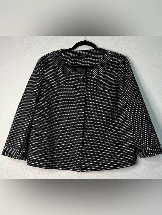 Talbots Jackets & Blazers - Talbots Black and White Dot-Pattern Cropped Blazer. Sz 14.